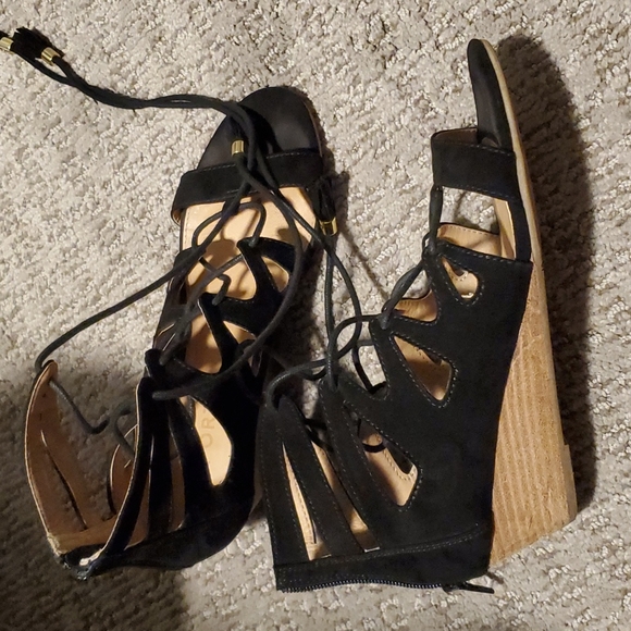 Sandals - Picture 7 of 7